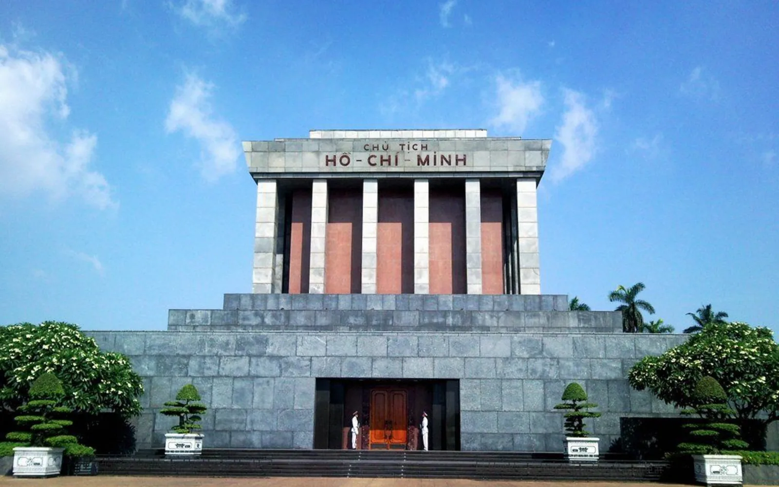 Dấu Ấn Hà Nội: Từ năm biểu tượng đến một bộ sưu tập